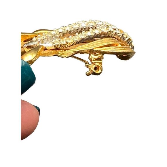 Vintage Gold tone rhinestone floral wispy pin brooch strong clasp - Picture 8 of 8